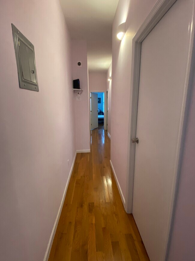 Foto del edificio - 539 47th Rd