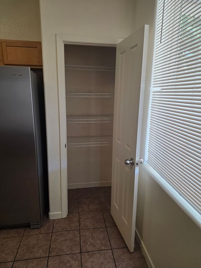 Building Photo - Beautiful 4 bedroom home in Cabezon