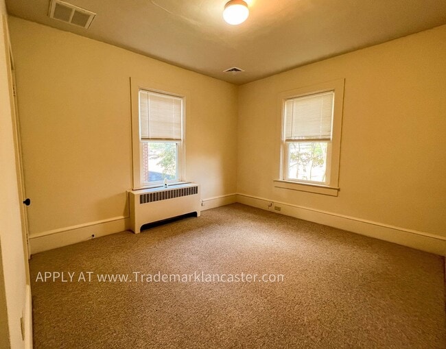 Building Photo - 310 Manor Ave