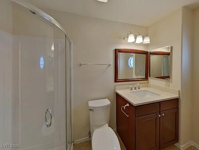 Foto del edificio - 740 Spruce Tree Cir