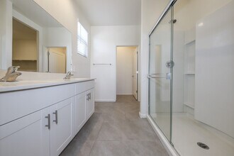 Building Photo - 4882 E Greenway Wash Dr
