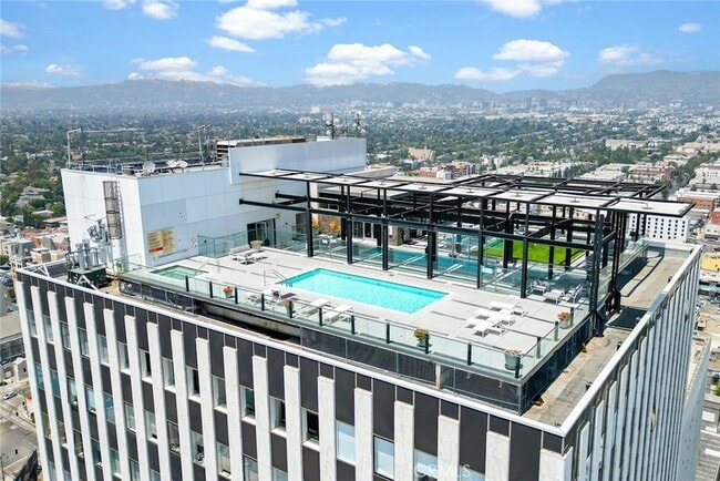 Building Photo - 3810 Wilshire Blvd