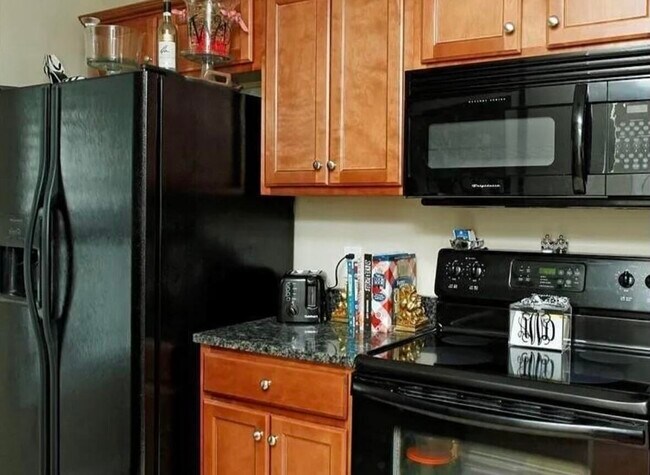 Foto del edificio - 2414 Lake Park Rd