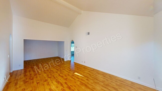 Foto del edificio - Beautiful 2 Bed/2 Bath Home in Irvine