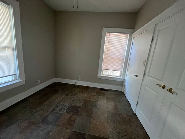 Foto del edificio - 4 Bedroom / 2 Bath House