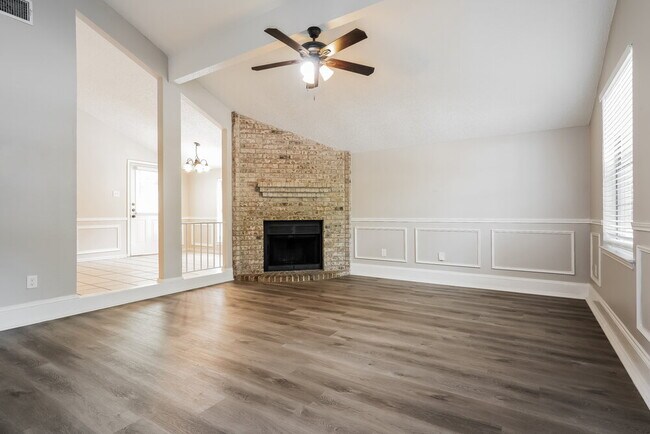 Foto del edificio - 705 Nightingale Cir