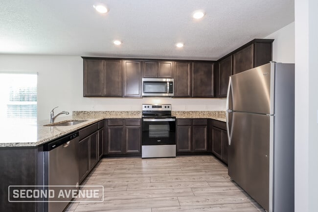 Foto del edificio - 3399 Lakeland Ave