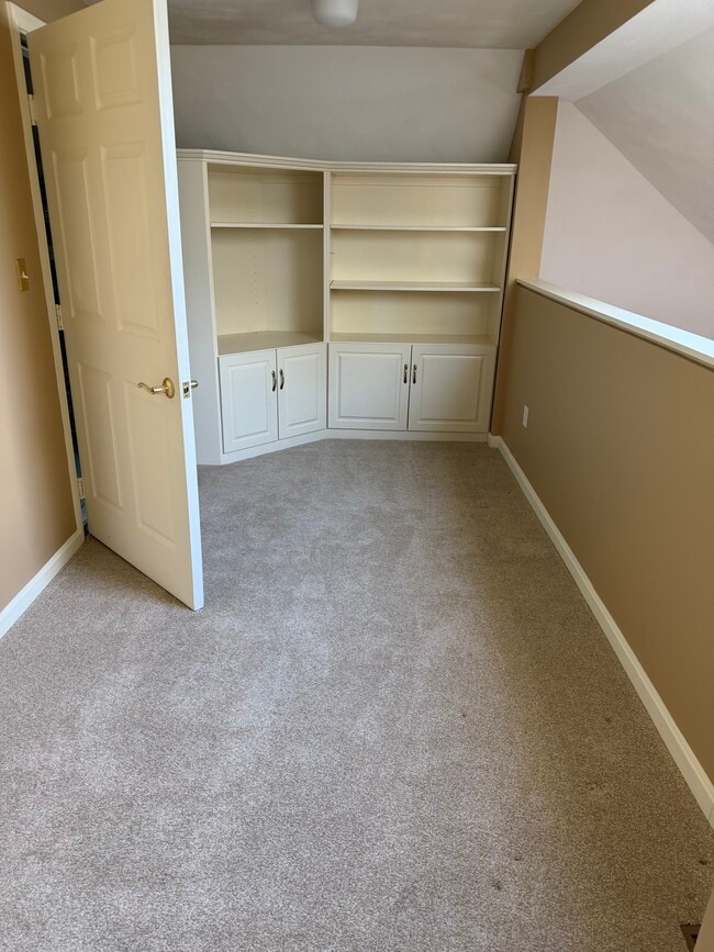 Building Photo - 661 Lowell St