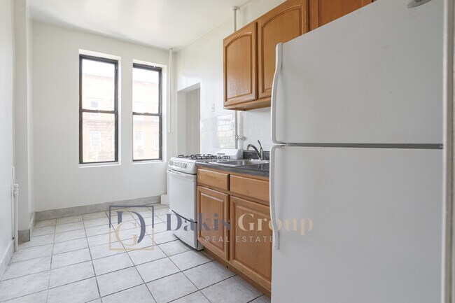 Foto del edificio - 28-49-49 34th St