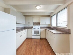 Building Photo - 94-820-820 Awanei St