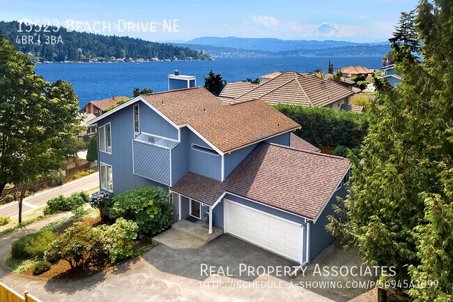 Building Photo - Pet friendly. 4 bed, 2.5 bath, LFP house w...