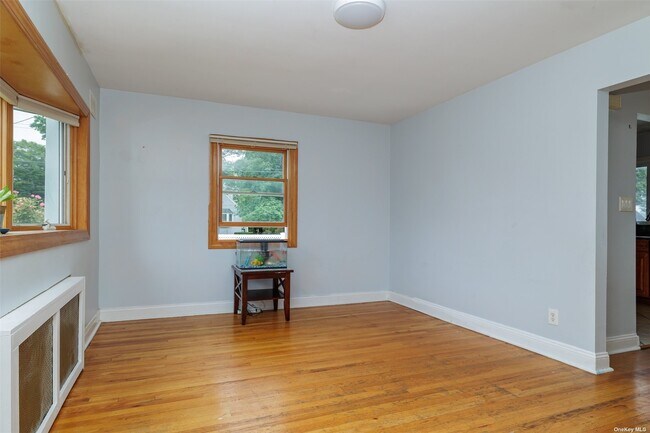 Building Photo - 2027 Lincoln Ave