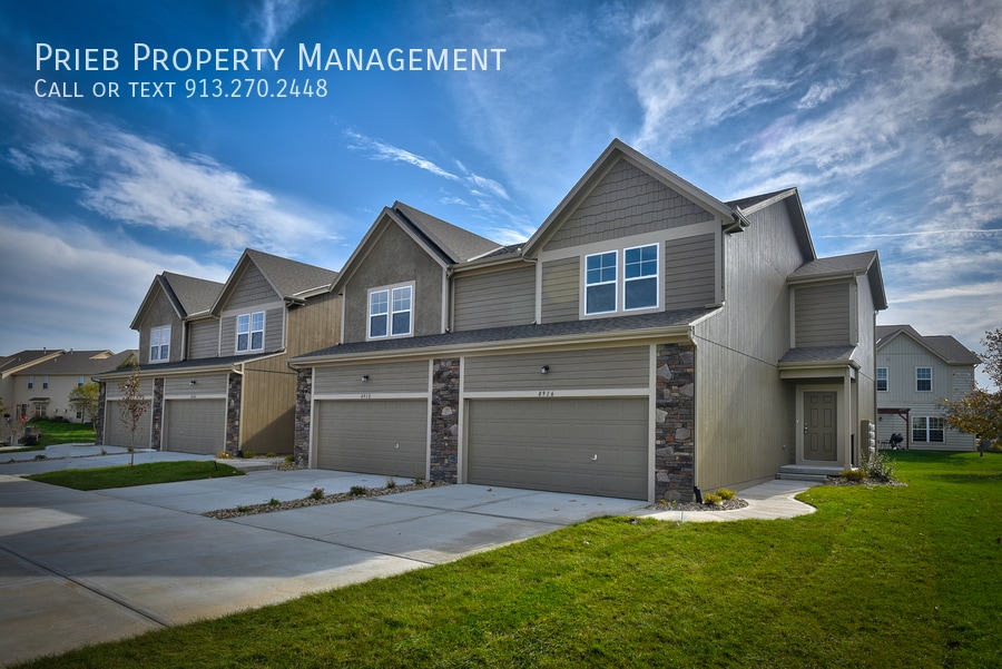 8764 Inkster St, Lenexa, KS 66227 Townhome Rentals in Lenexa KS