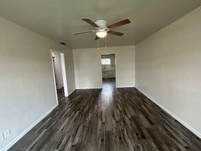 Building Photo - 305-305 S Del Puerto Ave