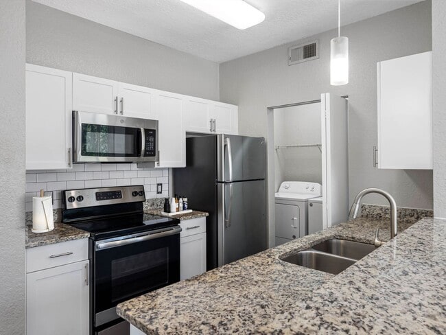 Juniper - 1 Bed / 1 Bath - 761 Sq.Ft. - Huntington at Sundance
