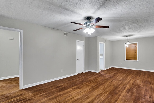 Building Photo - 206 S Wheatley St