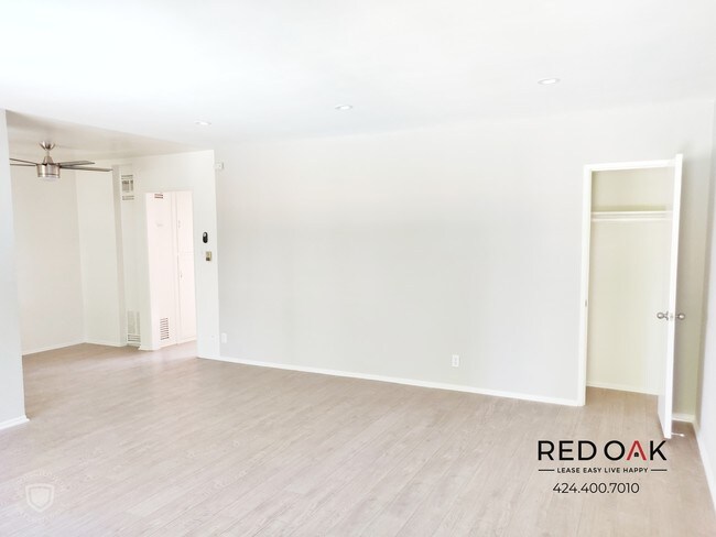 Building Photo - 230 S Coronado St