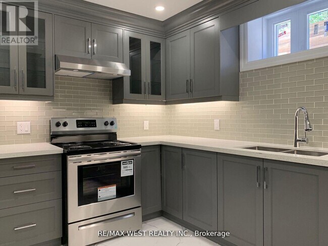 Photo du bâtiment - 1495 King St W