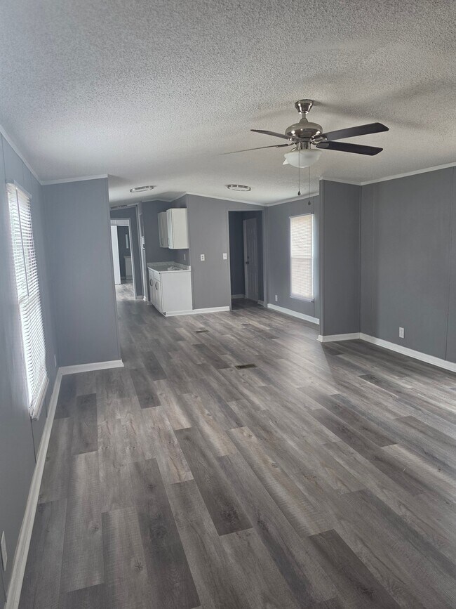 Foto del edificio - 3006 Amberjack Rd