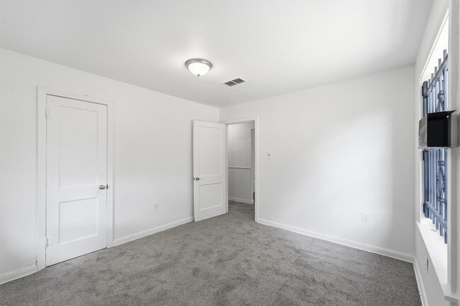 Foto del edificio - 5326 Wenda St
