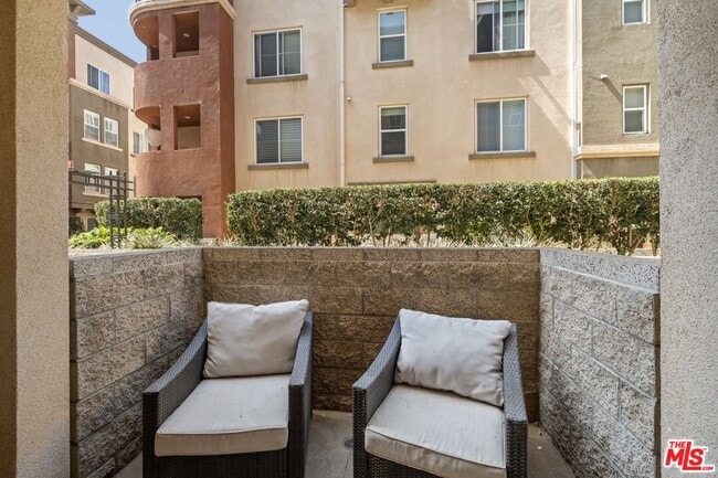 Building Photo - 6020 S Seabluff Dr