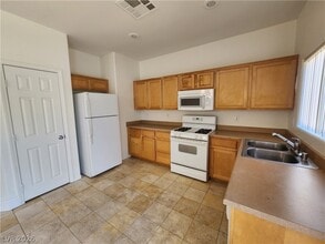 Building Photo - 10544 Blanca Peak Ave