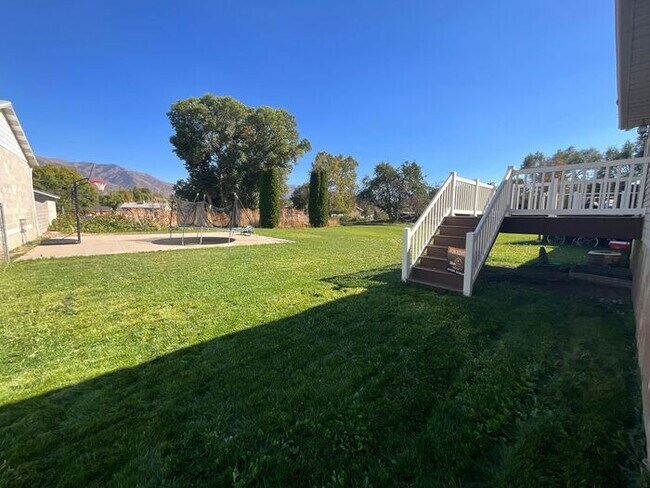 Foto del edificio - Twin Home 7 Bedrooms 3 Full baths- 2 Car g...