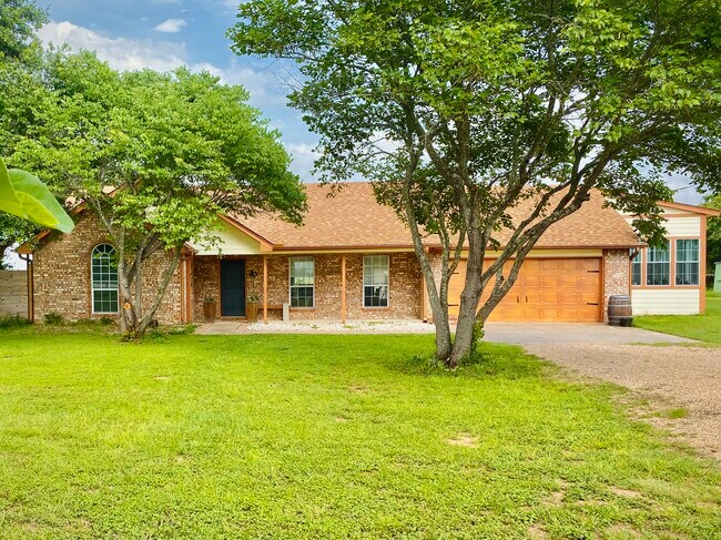 Building Photo - 349 Ponderosa Rd