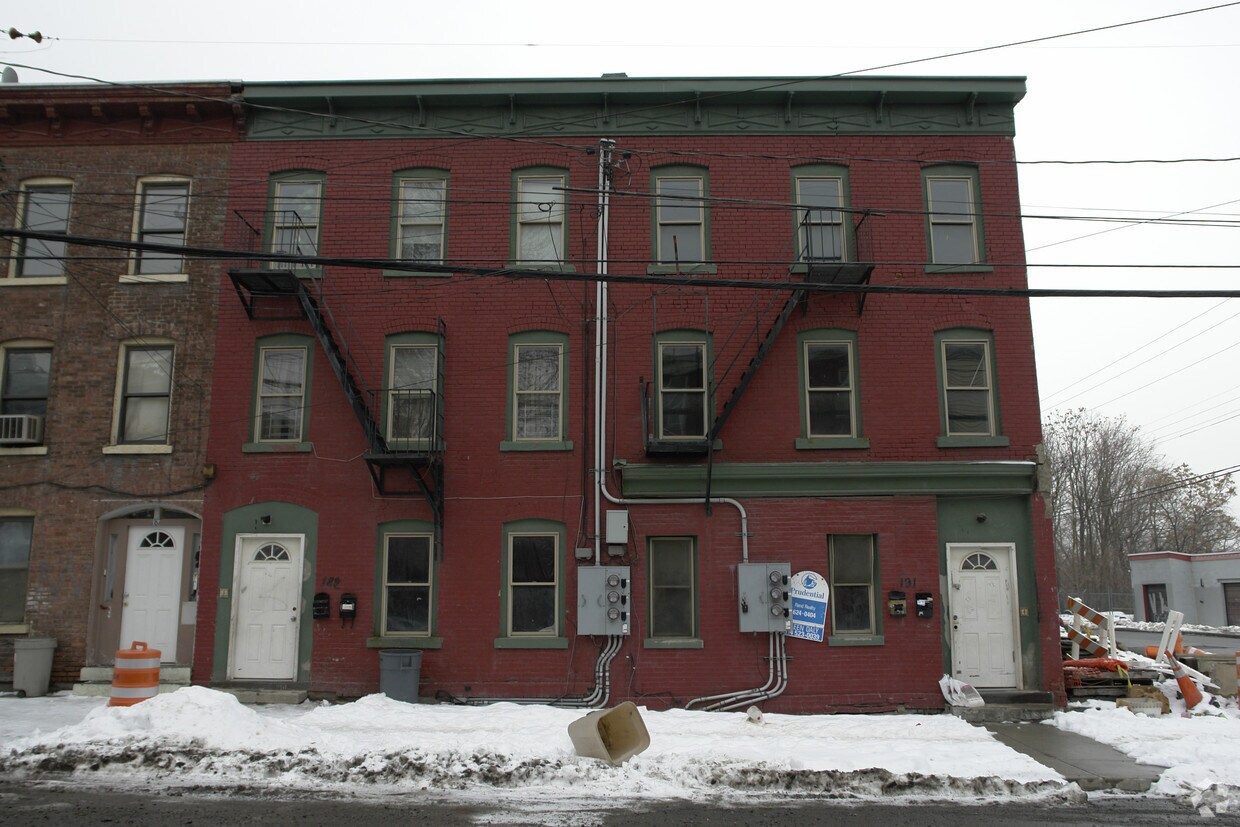 Building Photo - 185 Renwick St