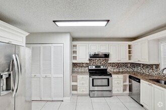Building Photo - 12215 Royal Palm Blvd
