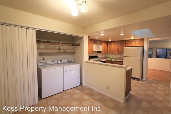 Building Photo - 11822 Stendall Dr N