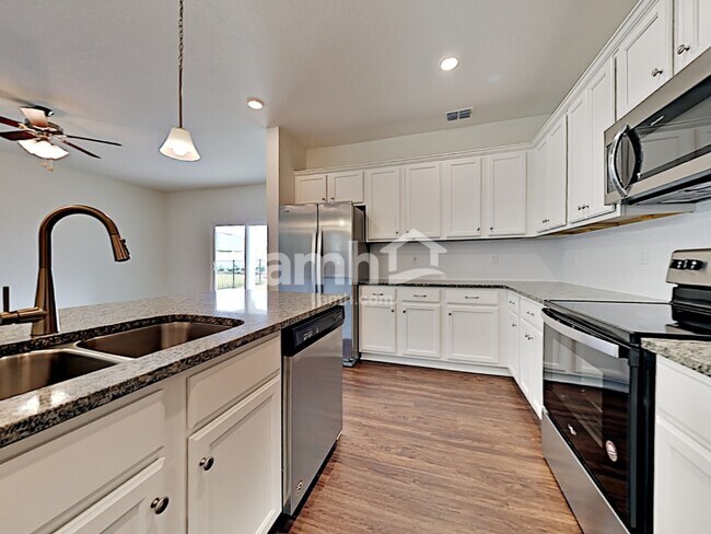 Foto del edificio - 5843 Hampton Creek Rd