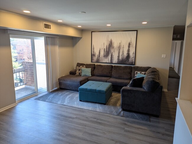 Photo - 47301 Delaire Landing Rd Apartment