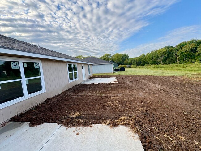Foto del edificio - Newly Built 3 Bedroom Duplex in Irvine Acres!