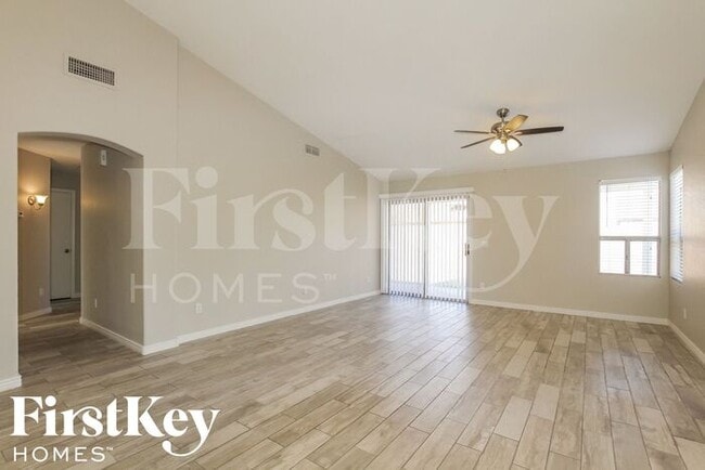 Foto del edificio - 8534 W Tuckey Ln