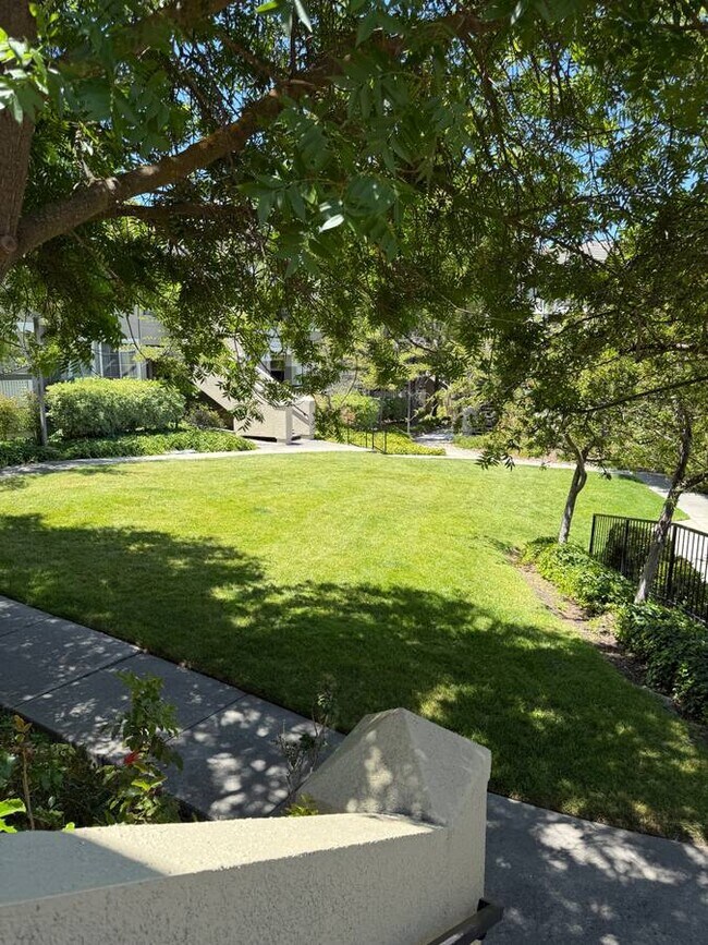 Foto del edificio - 5939 Eastman Lake Dr