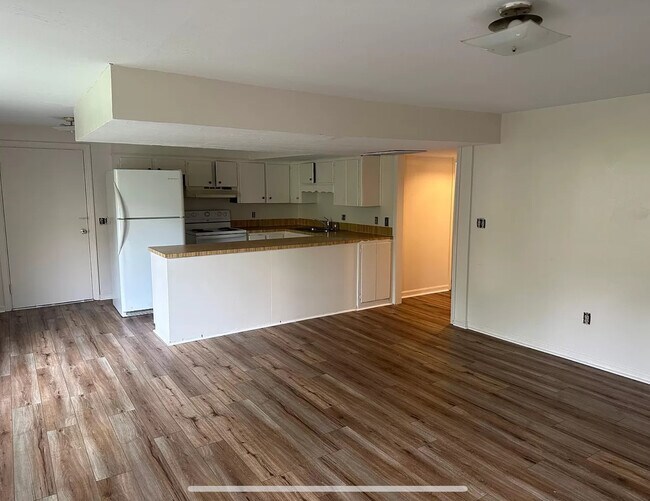 Foto del edificio - 1303 Giles Rd