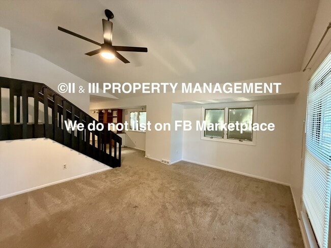 Foto del edificio - 8440 Lane Dr