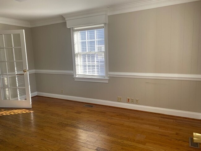 Foto del edificio - Ready for new tenants June 2025! Downtown ...