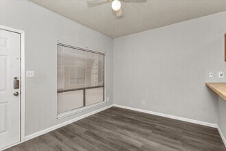 Building Photo - 2120 Pearl St