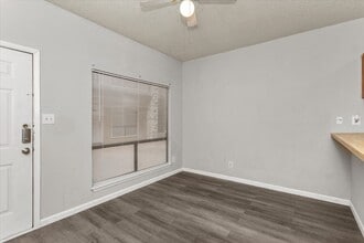 Building Photo - 2120 Pearl St