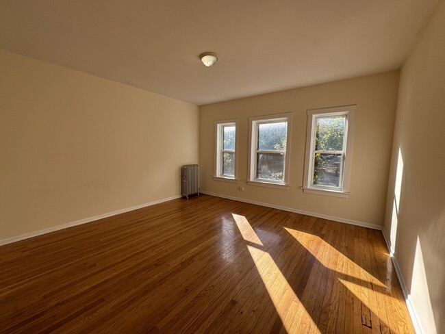 Foto del edificio - 2661 N Spaulding Ave