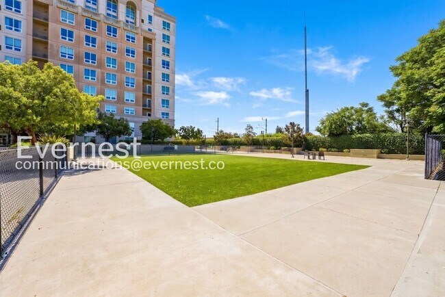 Building Photo - 1-Bed/1-Bath Condo with Pool, Spa, and Fitness Center!/Available Now!