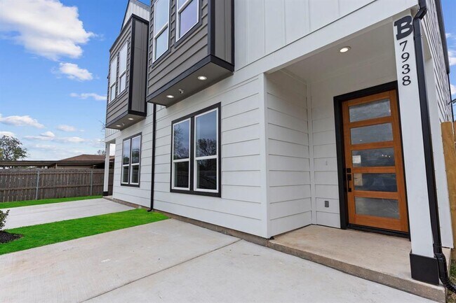 Building Photo - 7938 Jutland Rd