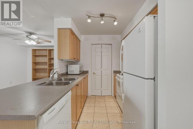 Photo du bâtiment - 55 Strathaven Dr
