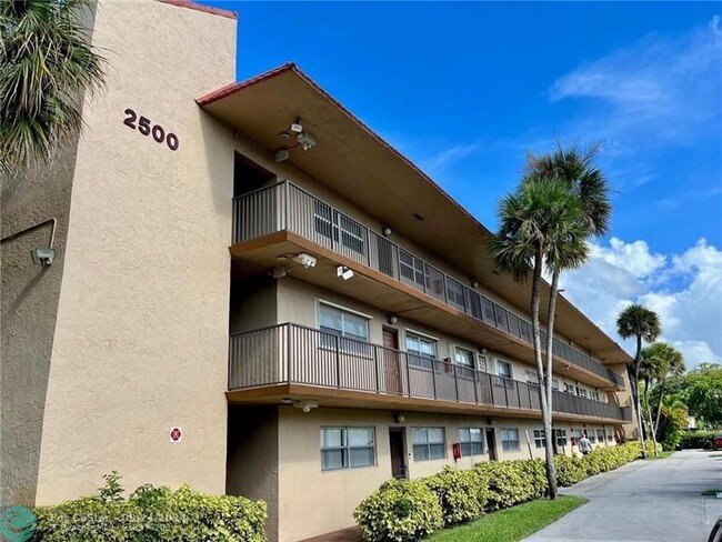 Foto del edificio - 2500 Coral Springs Dr