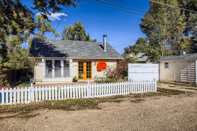 Building Photo - Charming Cottage in Old Town Niwot