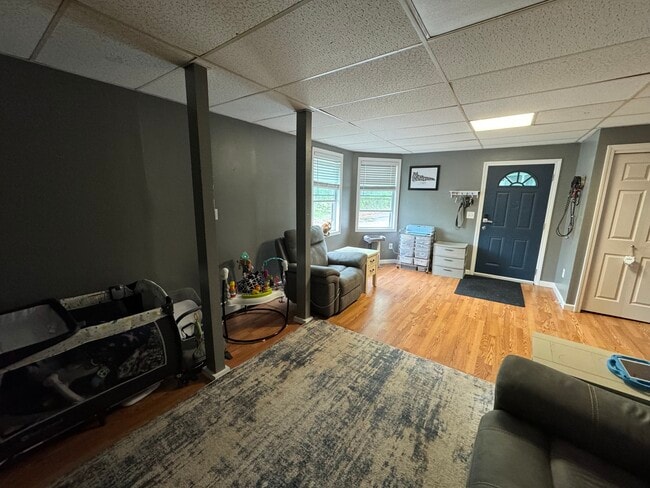 Building Photo - 35 Dutton St