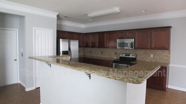 Foto del edificio - 16335 Hayfield Rd