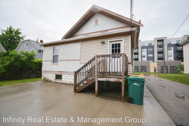 Building Photo - 5 br, 2 bath House - 14 - 16th Avenue SW